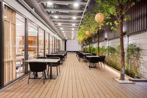 holiday inn express and suites bangkok central pie