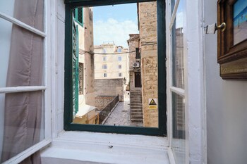 apartment galeriana palace