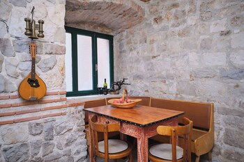 apartment galeriana palace