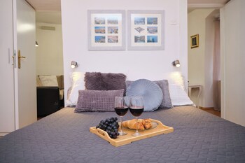 apartment galeriana palace