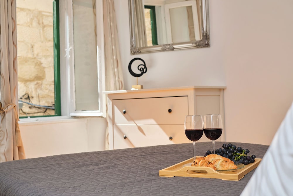 apartment galeriana palace