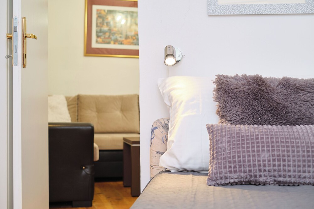 apartment galeriana palace