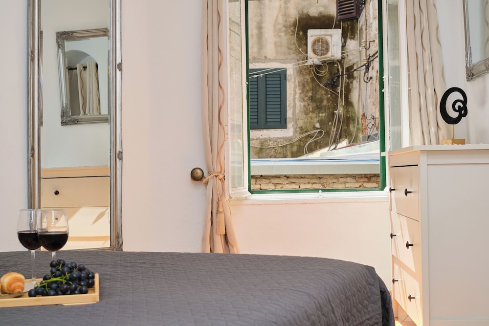 apartment galeriana palace