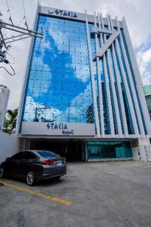 stacia hotel