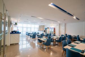 stacia hotel