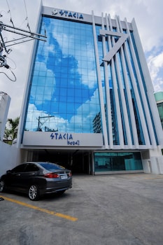 stacia hotel