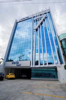 stacia hotel