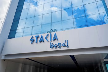 stacia hotel