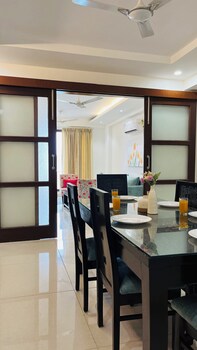 bluo 3bhk golf course road balcony lift