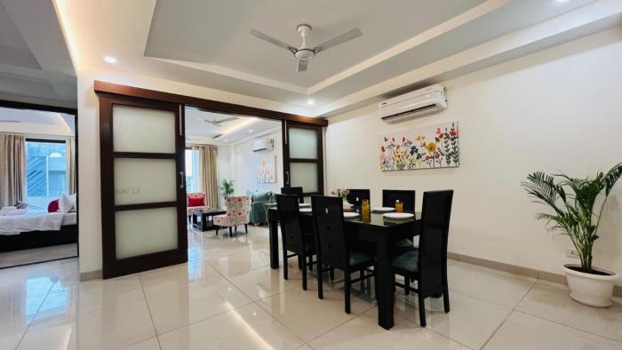 bluo 3bhk golf course road balcony lift