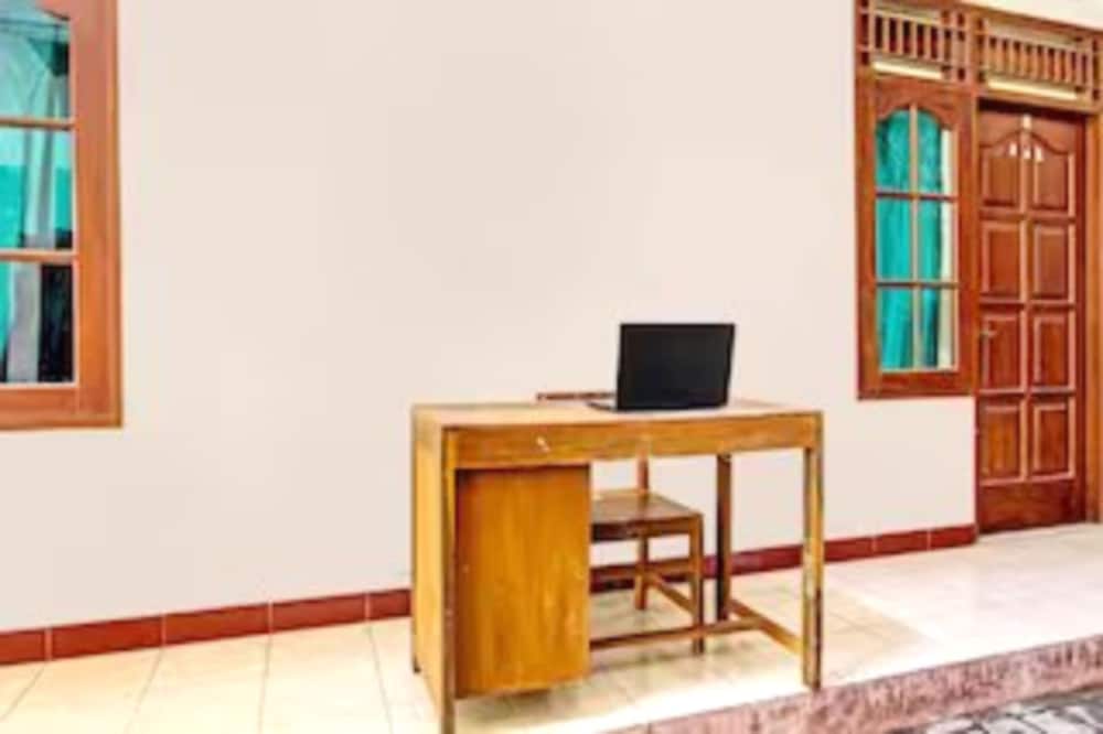 spot on 92434 puri kasih guest house syariah