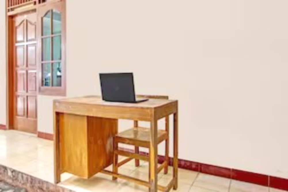 spot on 92434 puri kasih guest house syariah