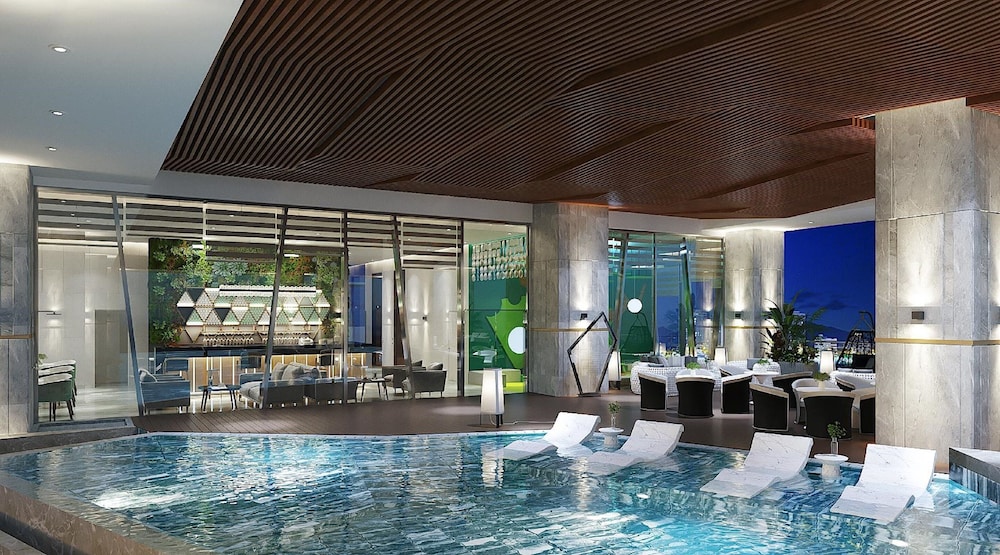 awaken danang hotel