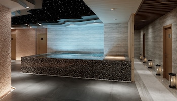 awaken danang hotel