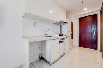 cozy and comfort studio sky house alam sutera apartment