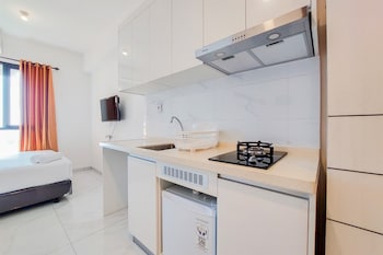 cozy and comfort studio sky house alam sutera apartment