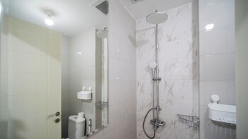 comfy studio no kitchen apartment at benson supermall mansion