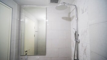 comfy studio no kitchen apartment at benson supermall mansion