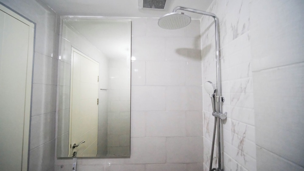 comfy studio no kitchen apartment at benson supermall mansion