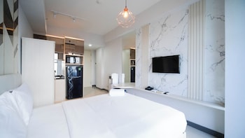 comfy studio no kitchen apartment at benson supermall mansion