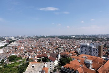 tranquil designed 2br at gateway ahmad yani cicadas apartment