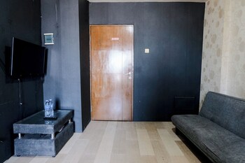 tranquil designed 2br at gateway ahmad yani cicadas apartment