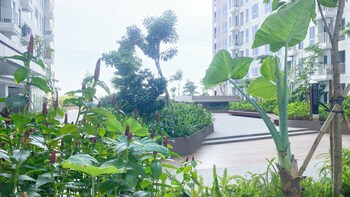simple and tranquil 2br at tokyo riverside pik 2 apartment