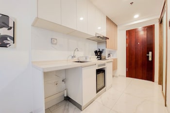good deal studio apartment at sky house alam sutera