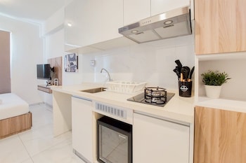 good deal studio apartment at sky house alam sutera