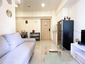 comfortable designed and minimalist 2br at meikarta apartment