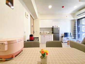 comfortable designed and minimalist 2br at meikarta apartment