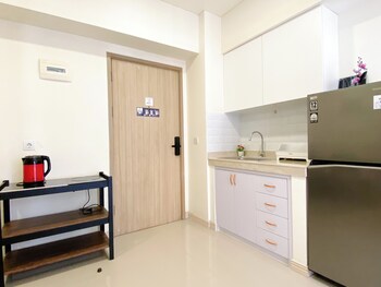 comfortable designed and minimalist 2br at meikarta apartment