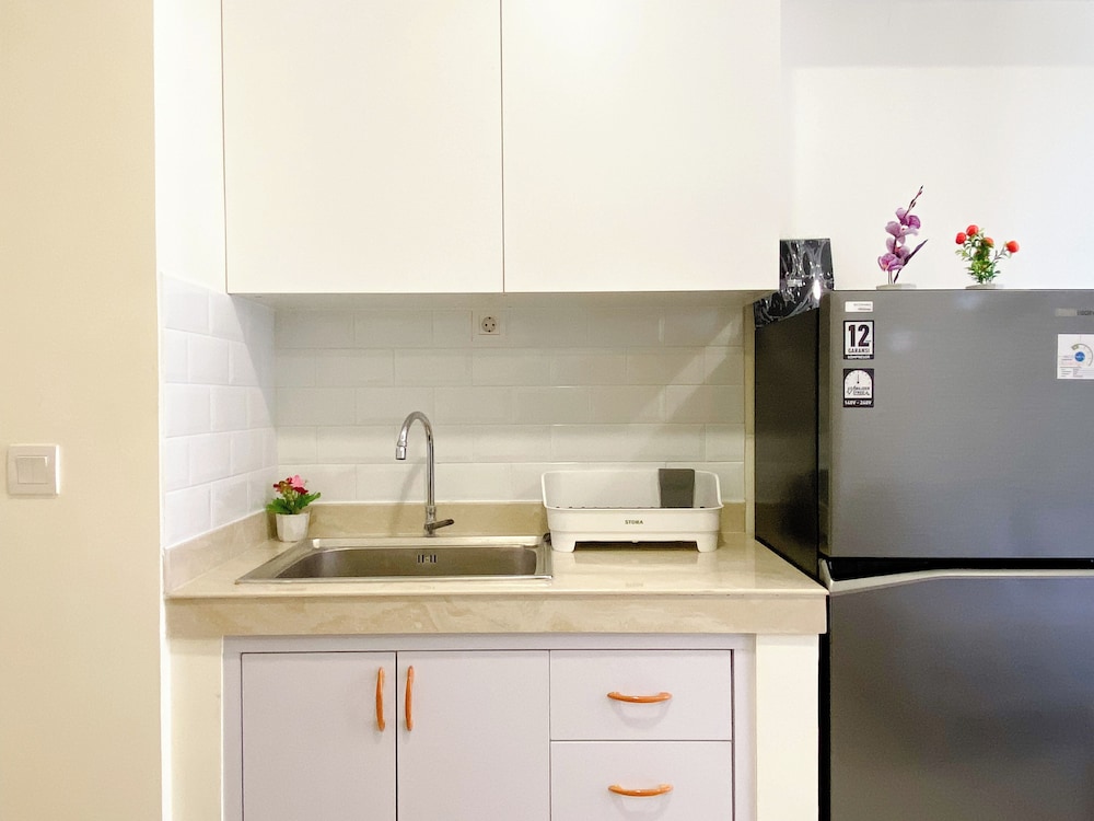 comfortable designed and minimalist 2br at meikarta apartment