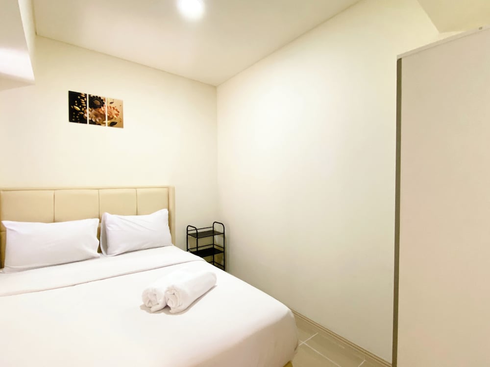 comfortable designed and minimalist 2br at meikarta apartment