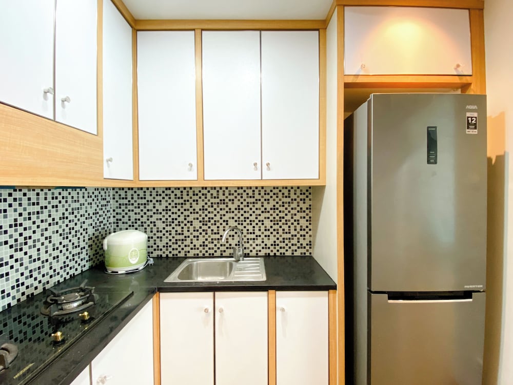 comfort 2br at crown court executive condominium apartment