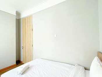 comfort 2br at crown court executive condominium apartment