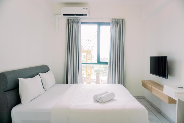 warm and simply studio room sky house alam sutera apartment