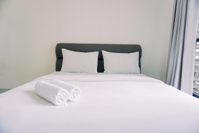 warm and simply studio room sky house alam sutera apartment