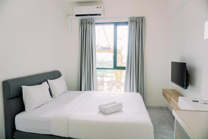 warm and simply studio room sky house alam sutera apartment