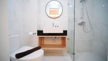 cozy studio connected to mall at the vertu apartment