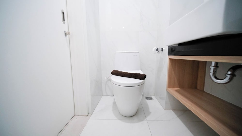 cozy studio connected to mall at the vertu apartment
