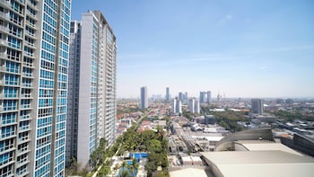 cozy studio connected to mall at the vertu apartment