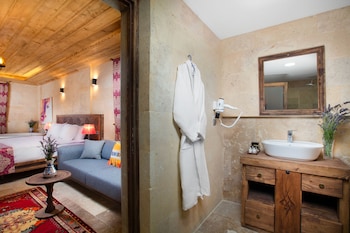 cappadocia pyramid stone house