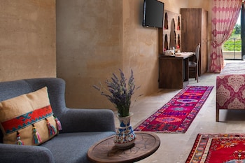 cappadocia pyramid stone house