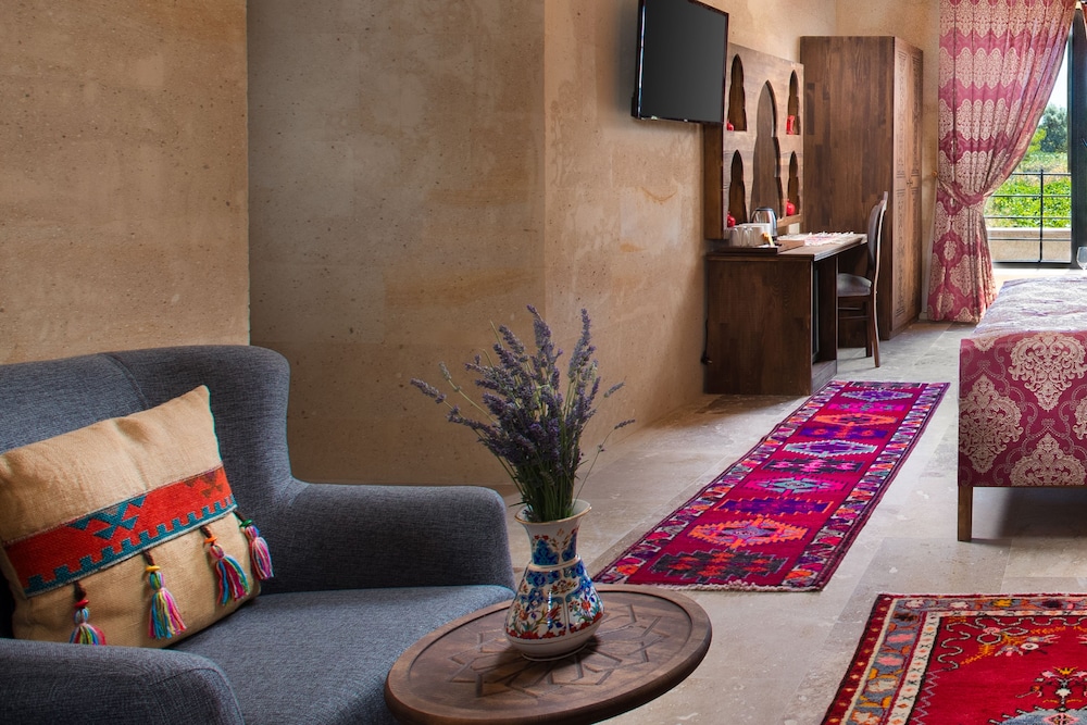 cappadocia pyramid stone house