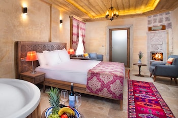 cappadocia pyramid stone house