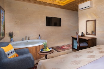 cappadocia pyramid stone house