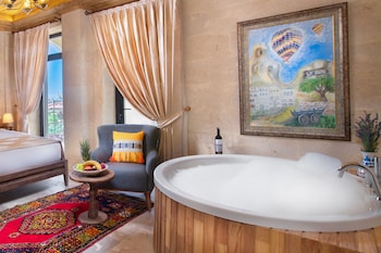 cappadocia pyramid stone house