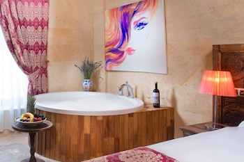 cappadocia pyramid stone house