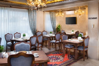 cappadocia pyramid stone house